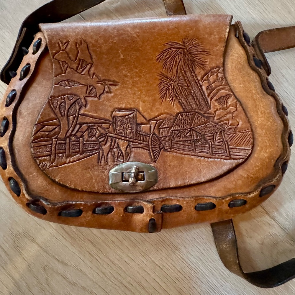 Vintage Women’s Brown Leather Purse - Picture 2 of 2